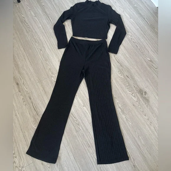 NWOT🏷️Black Ribbed Knit Two-Piece Set - Picture 3 of 5